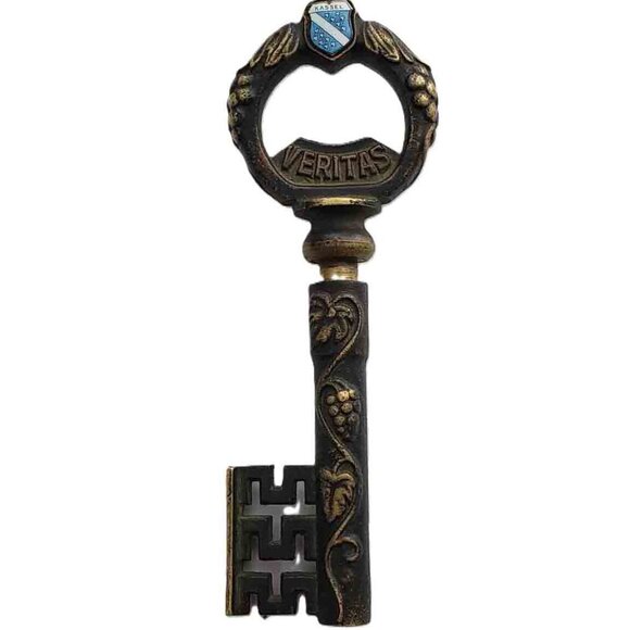 VTG 70s Skeleton Key Bottle Opener Veritas In Vino "Kassel" Shield English Brass - Picture 1 of 2